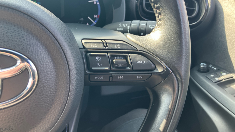Toyota Yaris Cross 1.5 Hybrid Premiere Edition 5dr CVT Hybrid Estate
